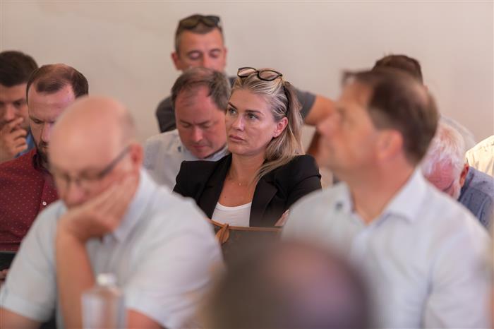 Prihodnost se ne zgodi – prihodnost ustvarjamo! Vabljeni. 